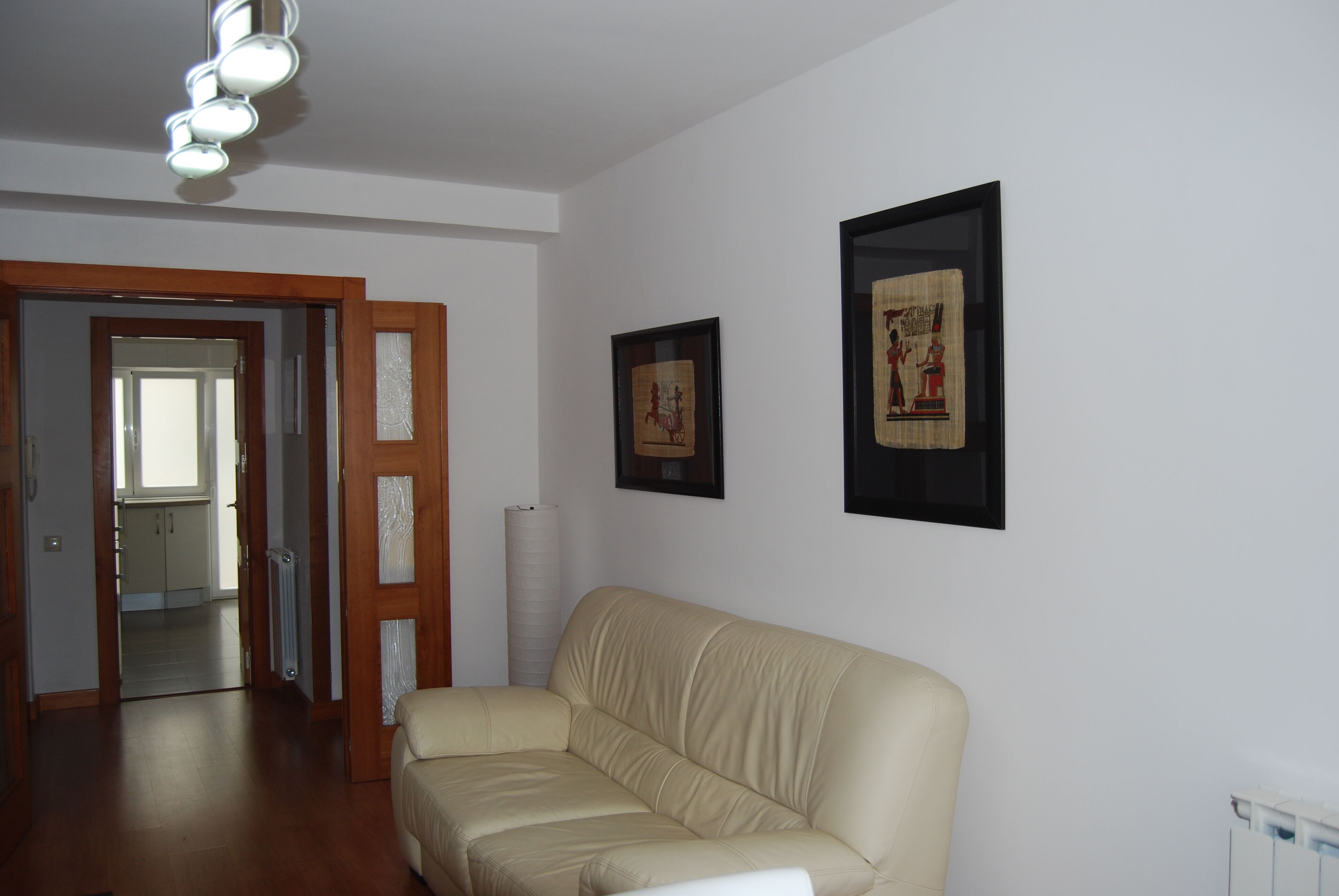 FLOOR CENTRAL, MODERN, EQUIPPED, COMFORTABLE AND WIFI 100 M2. GARAGE OPTION