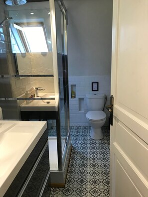 Hair dryer, towels, soap, shampoo