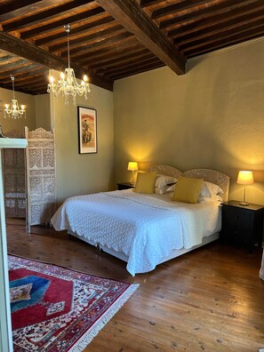 6 chambres, fer et planche à repasser, Wi-Fi, literie fournie