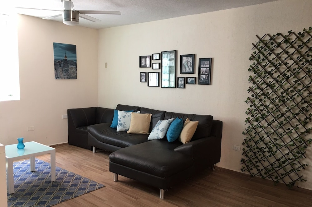 Beautiful Apartment located near to Altabrisa shoping center.