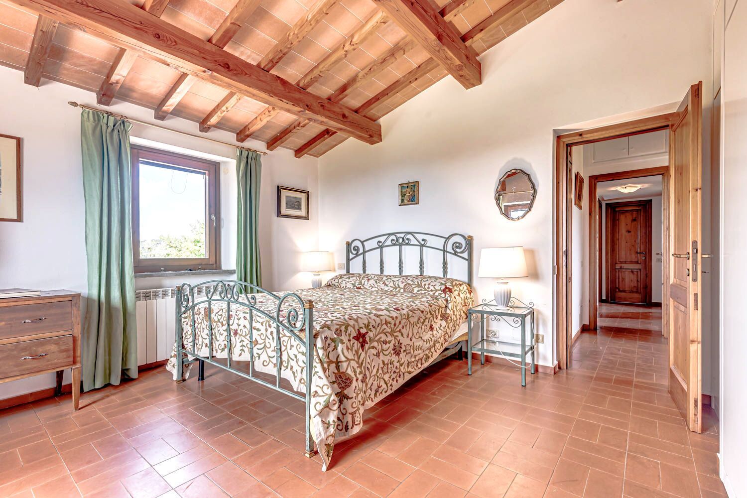 4 Schlafzimmer, Zimmersafe, Bügeleisen/Bügelbrett, Reisekinderbett