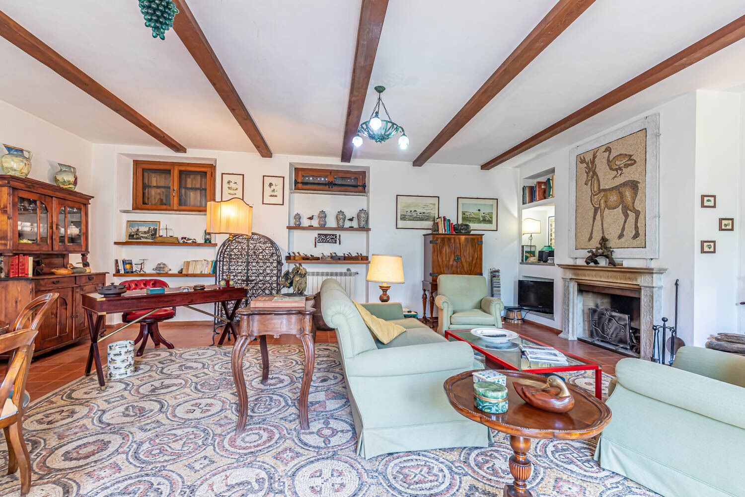 Hilltop farmhouse with pool and sea view