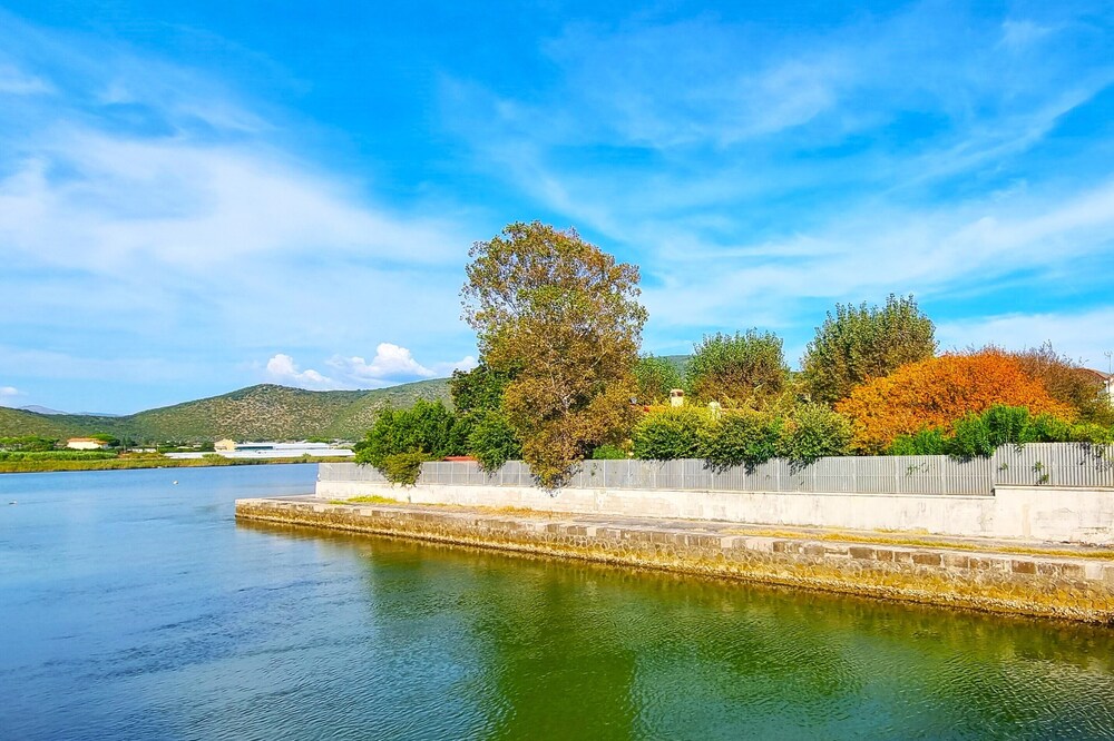 VILLA CECILIA BETWEEN LAKE AND SEA. SPECIAL OFFER IF YOU BOOK NOW !!