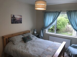 3 Schlafzimmer, Bügeleisen/Bügelbrett, Reisekinderbett, WLAN