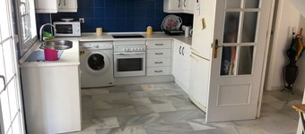 5 bedroom villa, private pool, 850m from the beach, next to the golf course