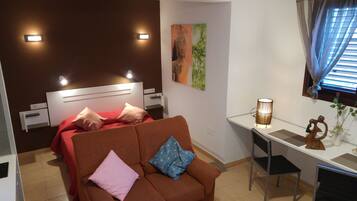 1 bedroom, iron/ironing board, free WiFi, bed sheets