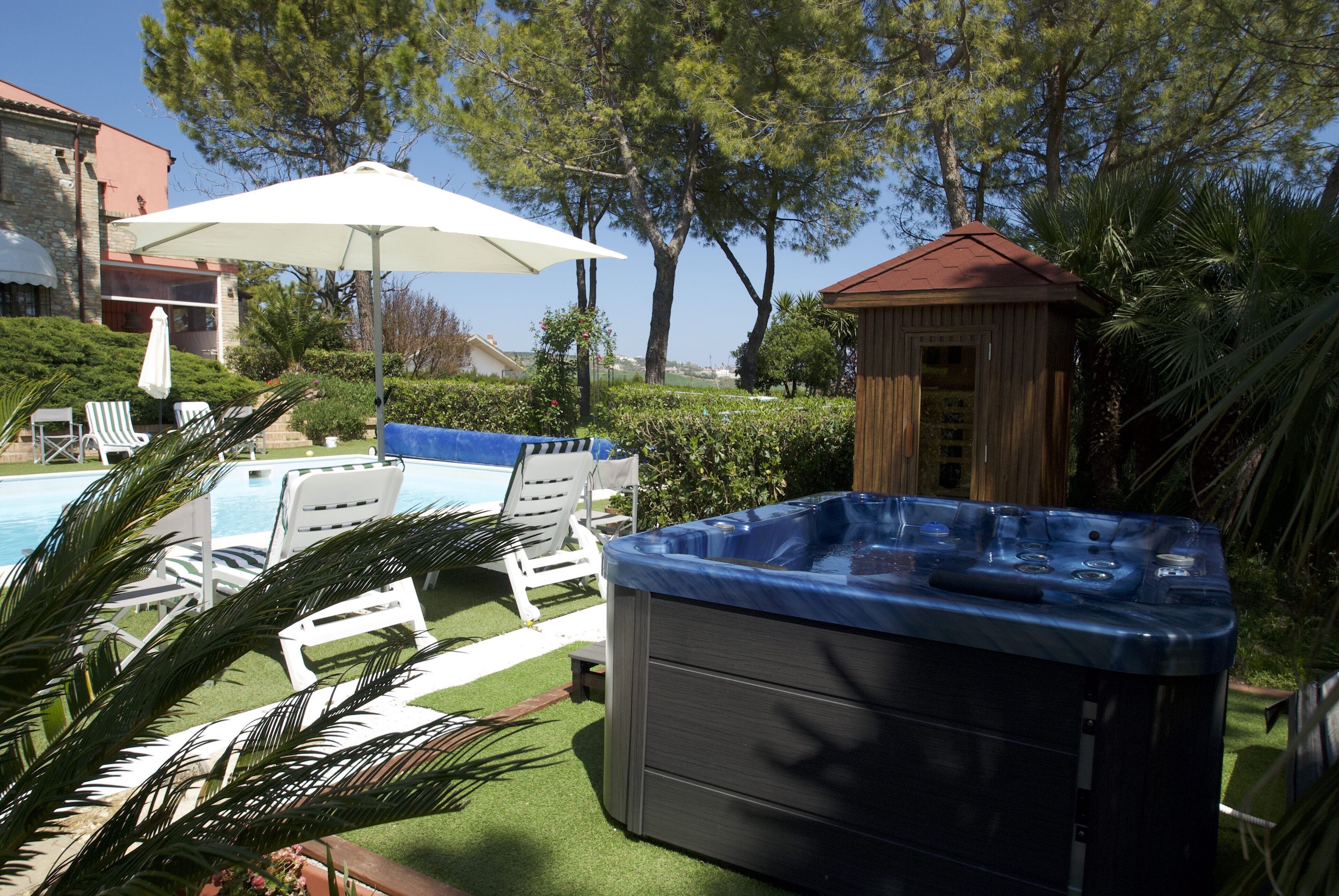 Een verwarmd zwembad