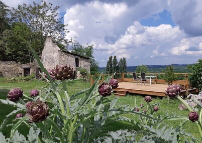 grande girondine in the heart of the montaigne and gurson vineyards