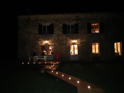 grande girondine in the heart of the montaigne and gurson vineyards