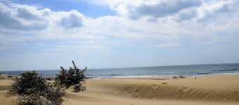 VILLA SOLE WITH DIRECT ACCESS TO THE FINISH SAND BEACH AND THE SEA