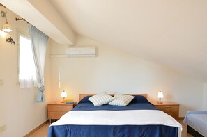 3 bedrooms, iron/ironing board, travel cot, WiFi