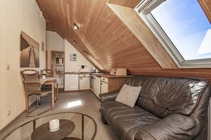 TV - Studio apartment with sea view (Grömitz)