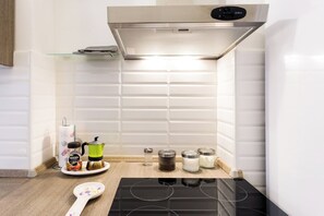 Refrigerador, horno, placa de cocina, lavavajillas