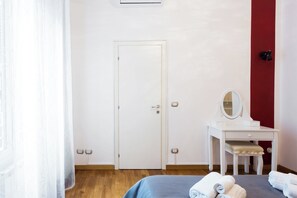 1 chambre, fer et planche à repasser, lit parapluie, Wi-Fi gratuit