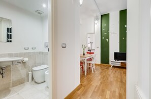 Ducha, secador de pelo, toallas