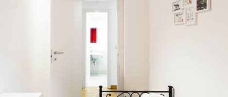 1 chambre, fer et planche à repasser, lit parapluie, Wi-Fi gratuit