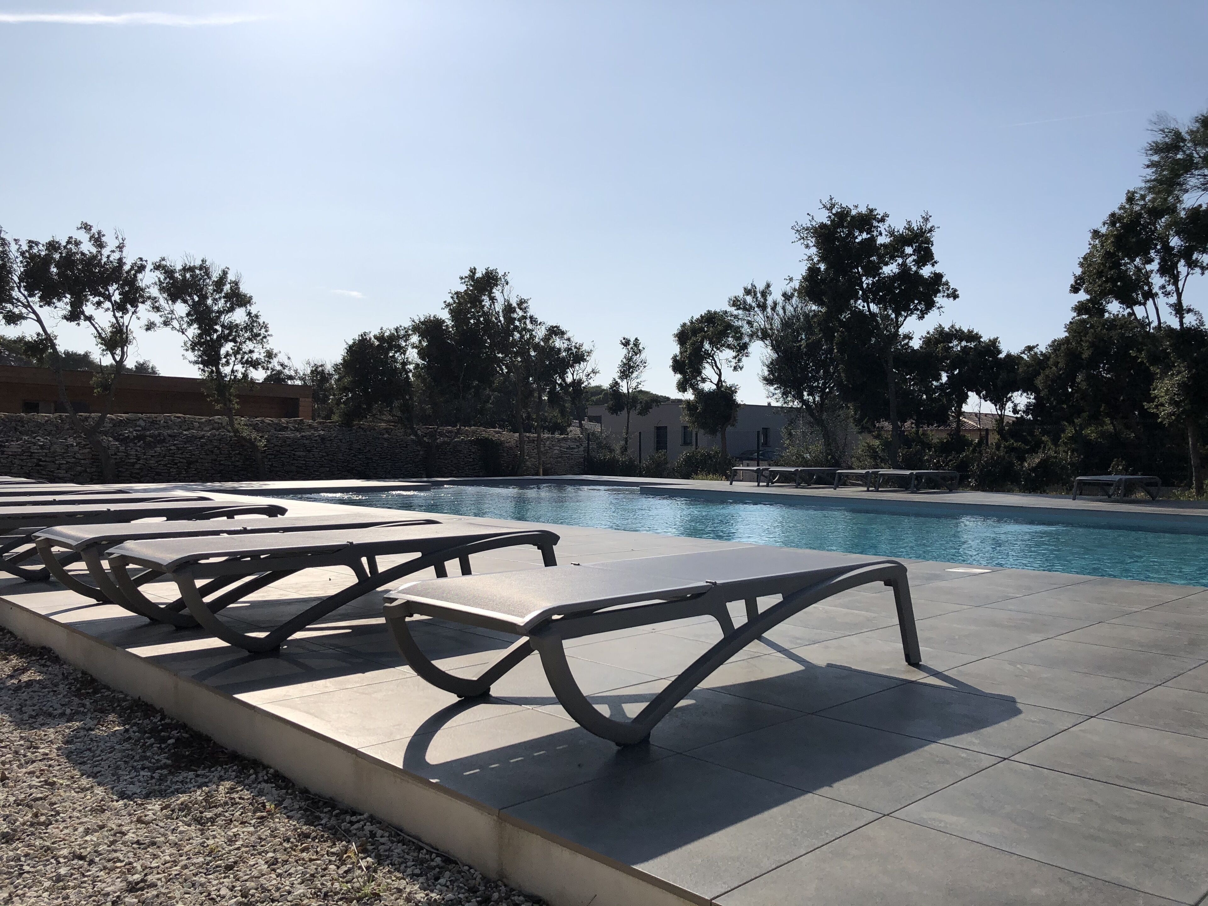 Single-storey mini-villa 4/6 people in residence with pool