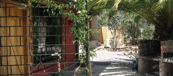 Cottage for 4 people in large garden with patio and parking