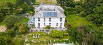 Fowey Apartment With Outdoor Pool And Gardens In Historic Mansion House