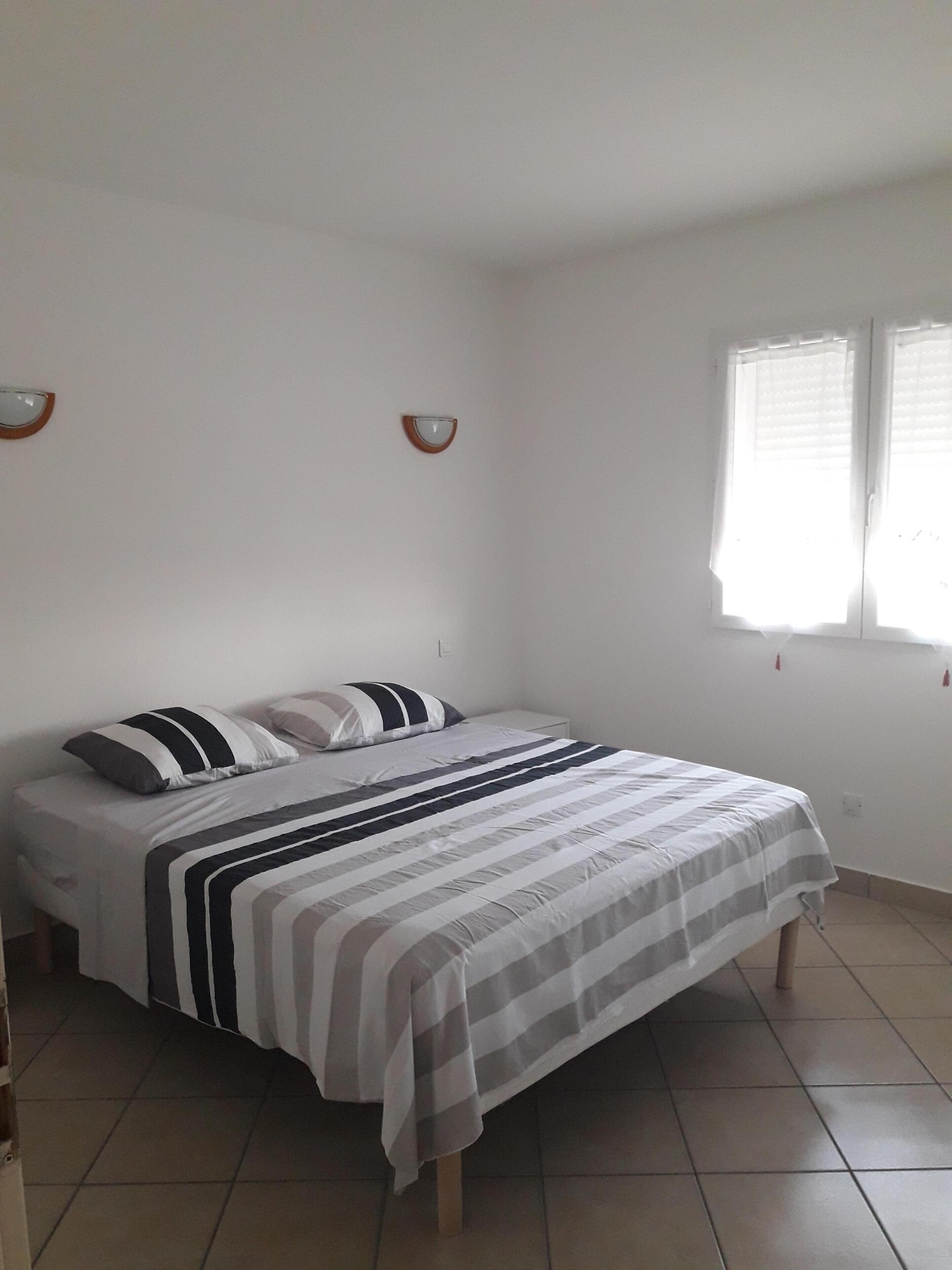 Top of sea view villa and 10 min walk