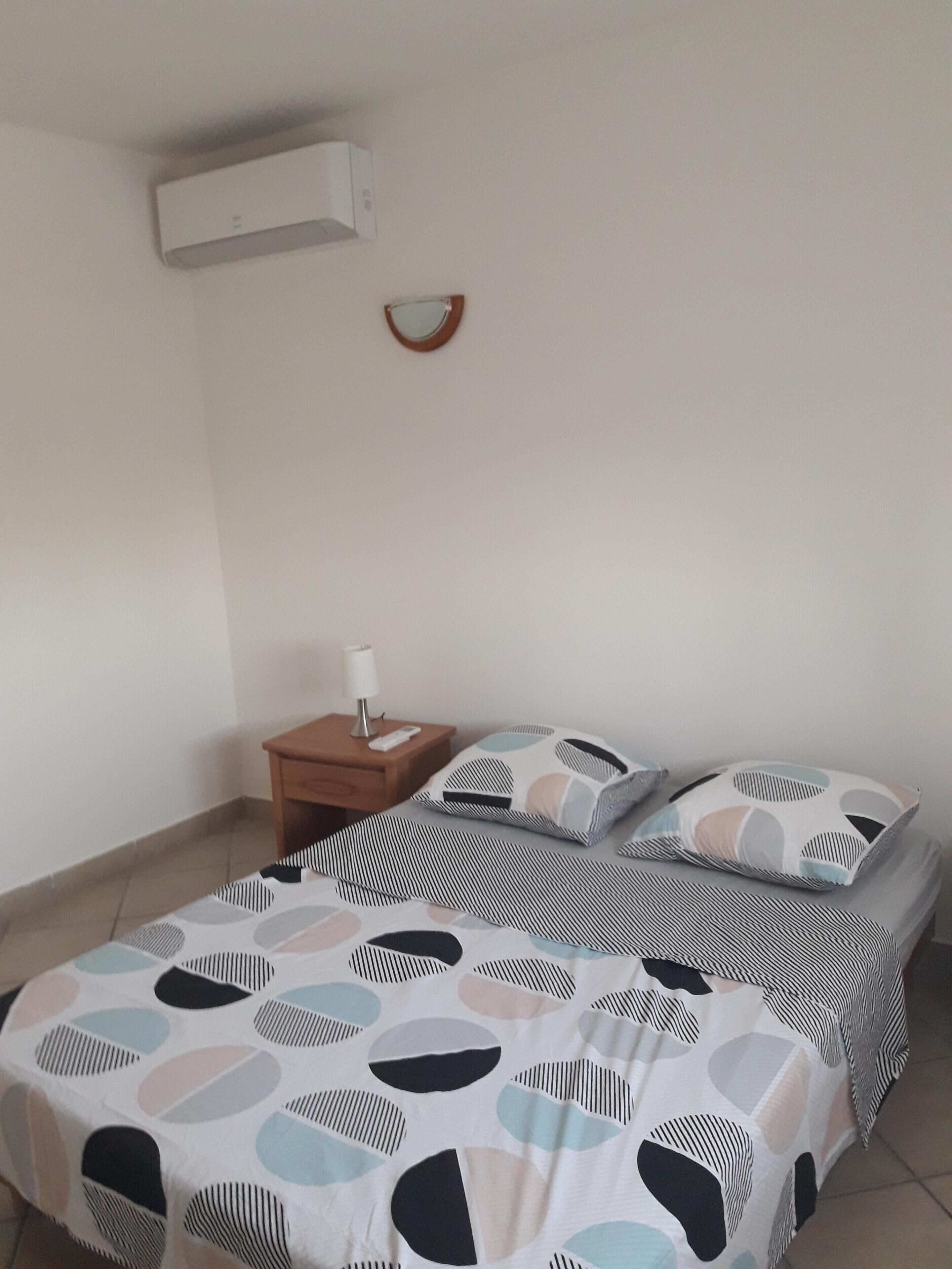 Top of sea view villa and 10 min walk