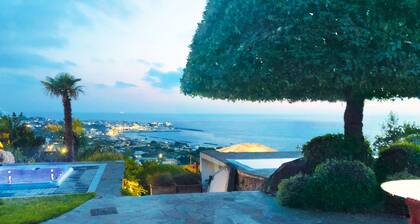 Luxury Villa Regina sleeps 16 with 5 outbuildings