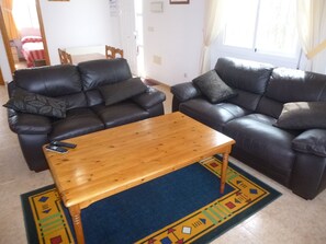 Smart TV, books - Finca Arboleda Old Stables, Idyllic rural but not remote, sleeps 4 (Vera)