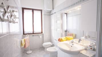 Shower, towels