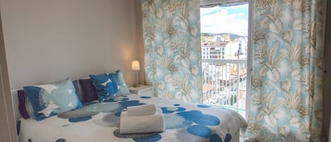 3 bedrooms, iron/ironing board, travel cot, free WiFi