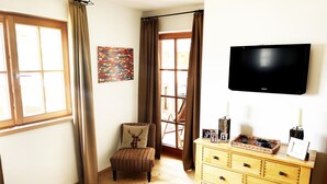 Room - Luxury 2 bedroom apartment in Kitzbuhel Alps with private sauna (Mittersill)