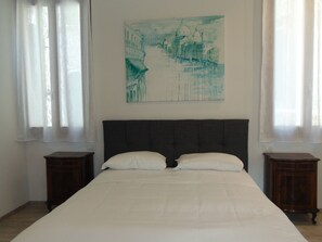 2 bedrooms, Internet, bed sheets