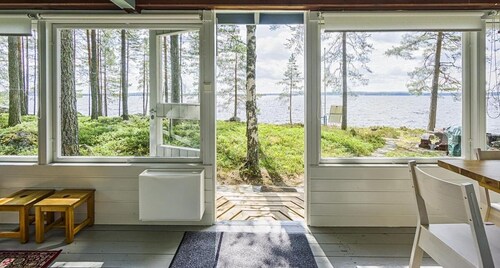 Finnisches Sommerhaus auf einer privaten Insel