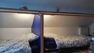 2 chambres, fer et planche Ă  repasser, Wi-Fi gratuit, draps fournis