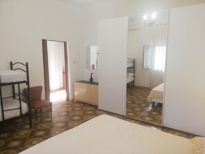 2 Schlafzimmer, Bügeleisen/Bügelbrett, kostenloses WLAN, Bettwäsche