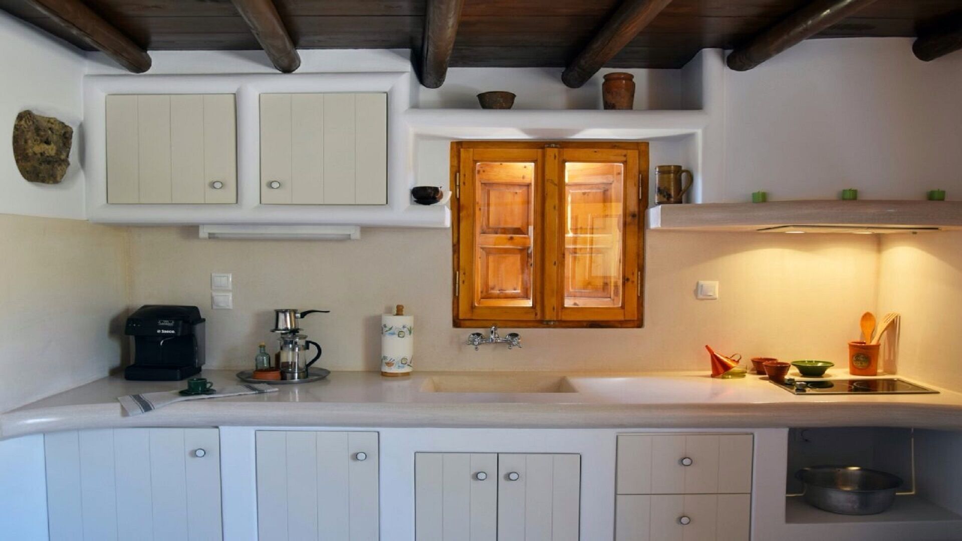 The cave "Terra Nullius" is a unique lodge for a different kind of vacation.