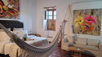 1 dormitorio, escritorio, tabla de planchar con plancha y wifi gratis