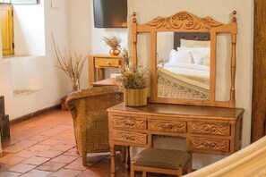1 dormitorio, escritorio, tabla de planchar con plancha y wifi gratis