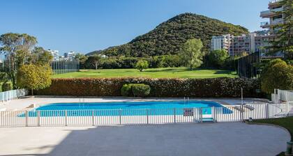 1 Bedroom, 4 Guests, Pool, Parking, Golf, Beach and Shops