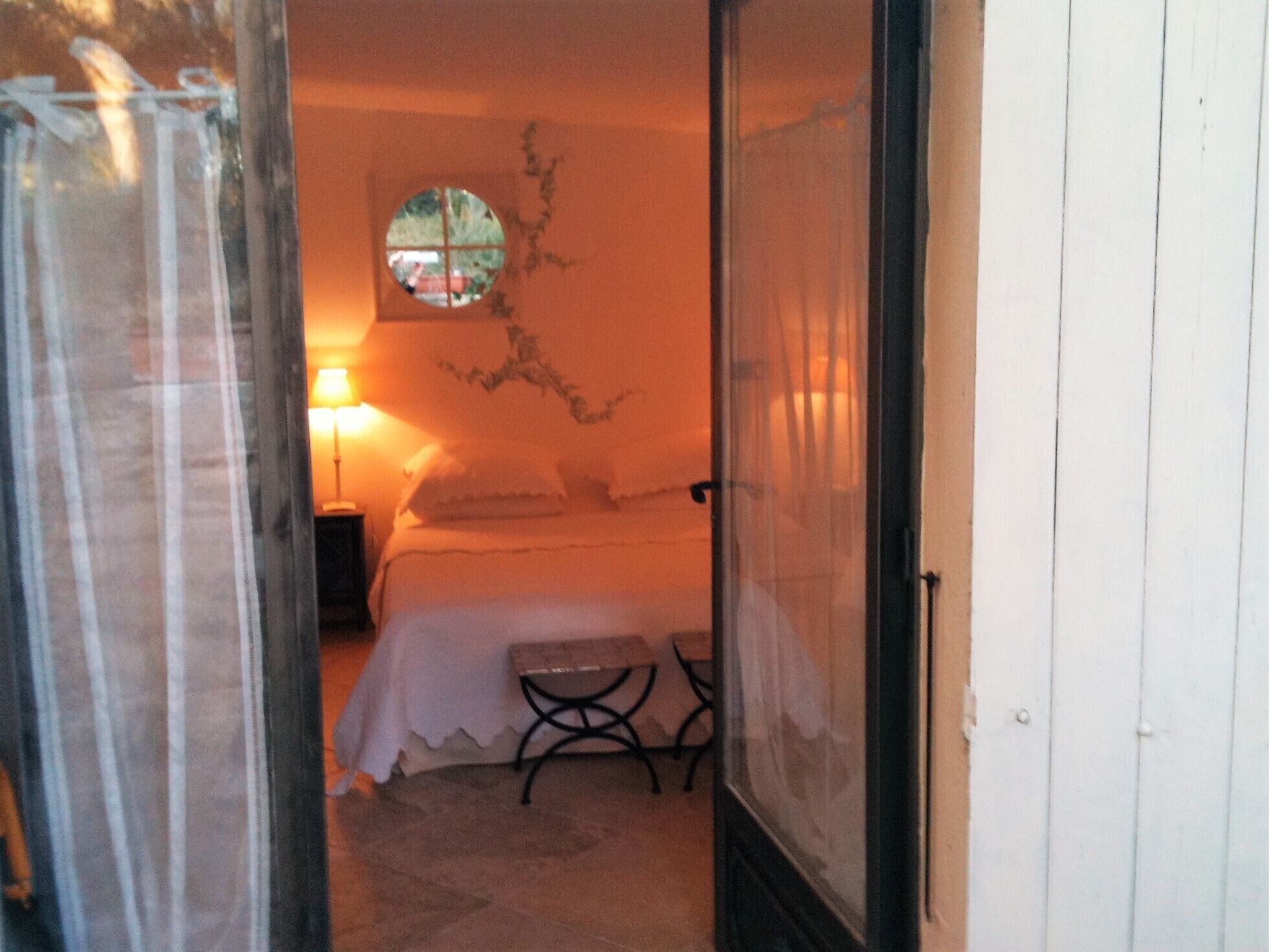 Charming Bed and Breakfast near BAUX de PROVENCE