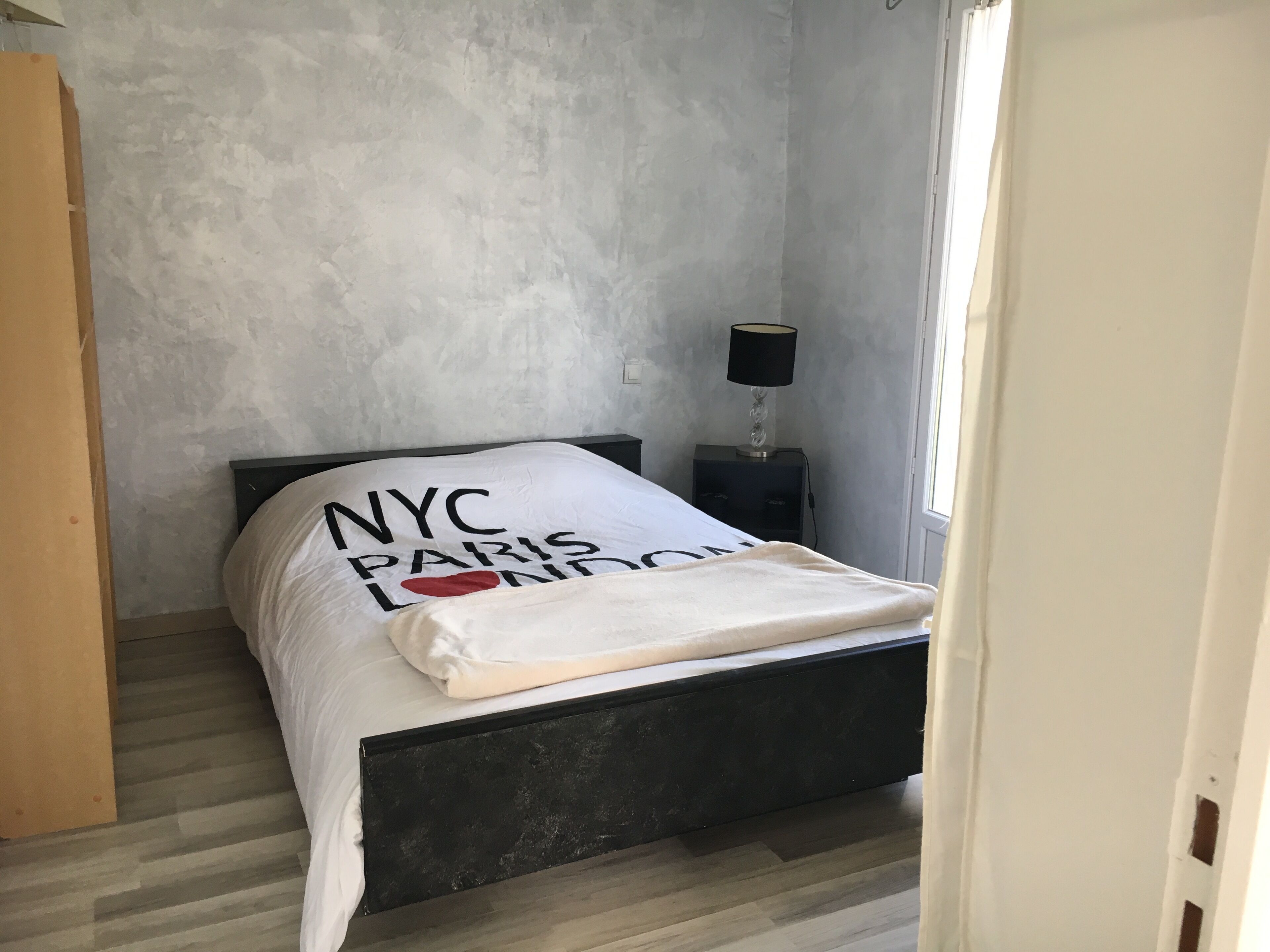 SWIMMING POOL AND JACUZZI 1KM FROM THE BEACH