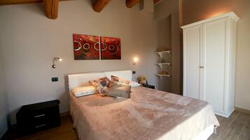 3 bedrooms, WiFi, bed sheets