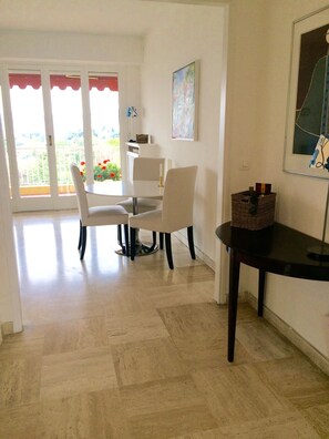 Dining - Apartment in wonderful Antibes/Cote d'Azur/French Riviera (Antibes)