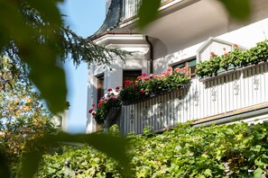 Exterior detail - Modern living in a historic Art Nouveau villa in the center of Meran (Meran)