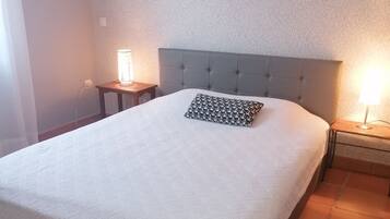 3 chambres, fer et planche Ă repasser, lit parapluie, Wi-Fi gratuit