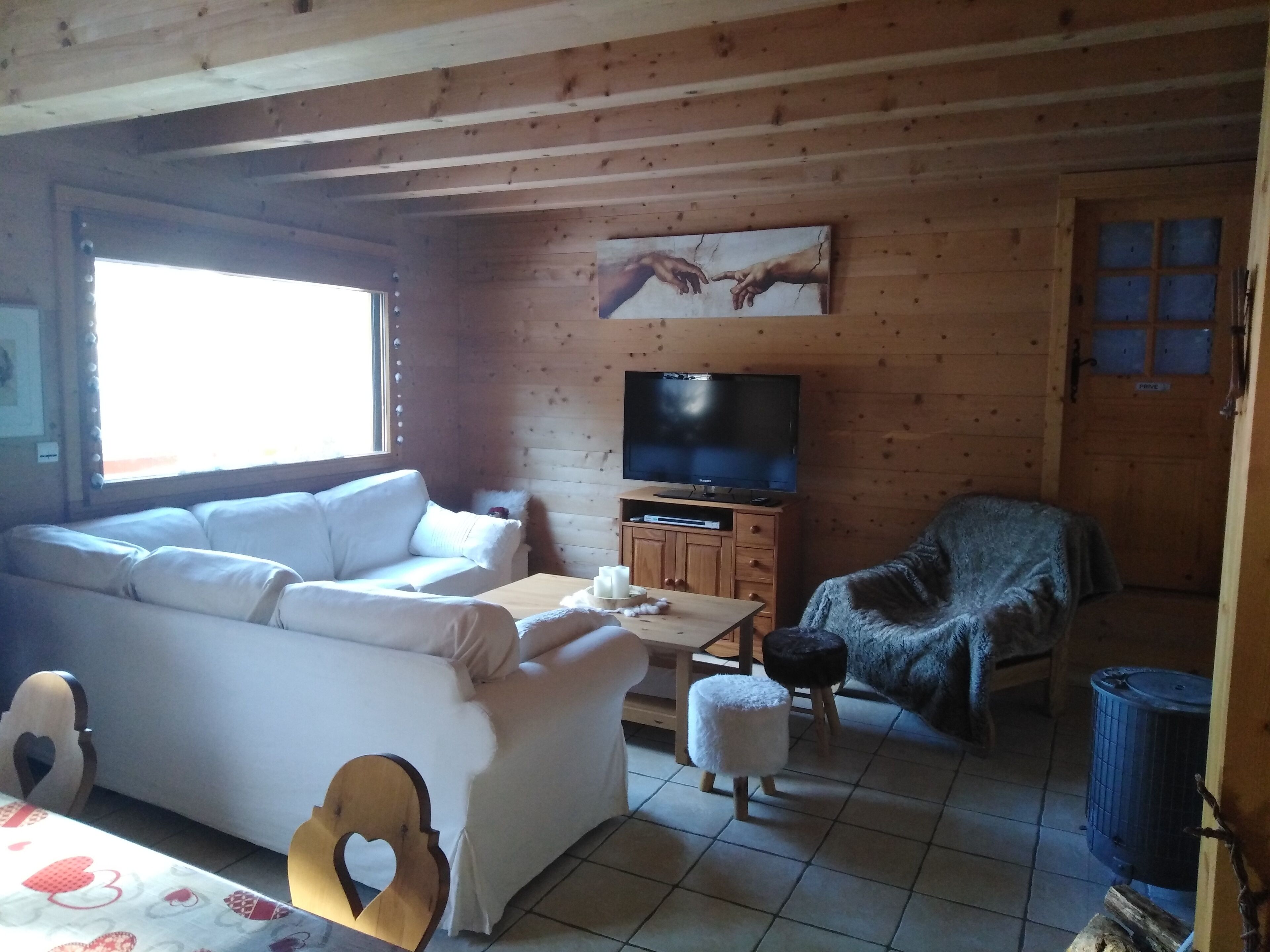 Télévision, lecteur de DVD, vidéothèque