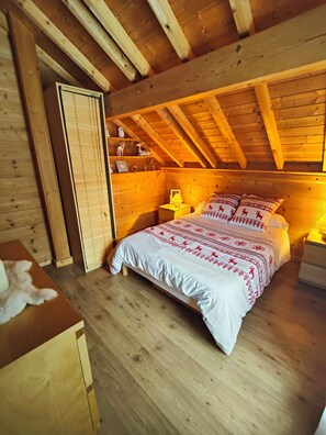 Room - Authentic, cosy chalet for an ideal family holiday (Briançon)