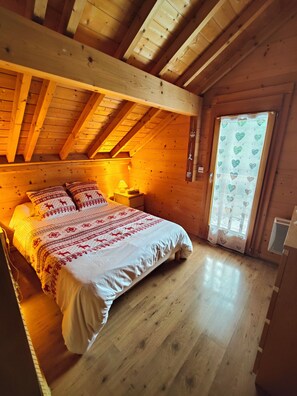 4 chambres, fer et planche à repasser, Wi-Fi, draps fournis