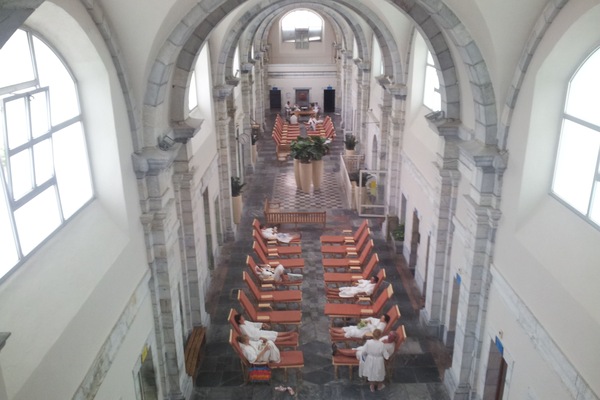 Banquet hall