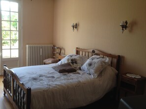 3 slaapkamers, een strijkplank/strijkijzer, beddengoed