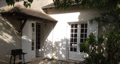 IN PERIGORD WHITE: RIBERACOIS COUNTRY HOUSE 3 CH
